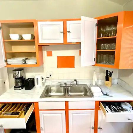 La Naranja Retreat - Cozy Duplex Near Downtown With Parking, 300 Mb Wifi & Self Check In Villa Cleveland Exterior foto