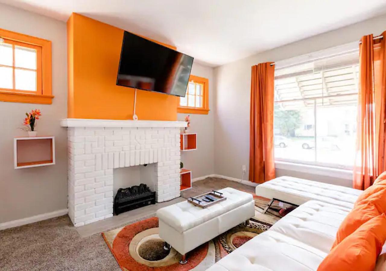 La Naranja Retreat - Cozy Duplex Near Downtown With Parking, 300 Mb Wifi & Self Check In Villa Cleveland Exterior foto