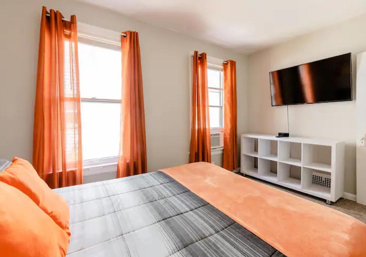 La Naranja Retreat - Cozy Duplex Near Downtown With Parking, 300 Mb Wifi & Self Check In Villa Cleveland Exterior foto