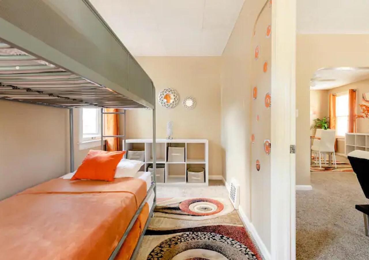 La Naranja Retreat - Cozy Duplex Near Downtown With Parking, 300 Mb Wifi & Self Check In Villa Cleveland Exterior foto