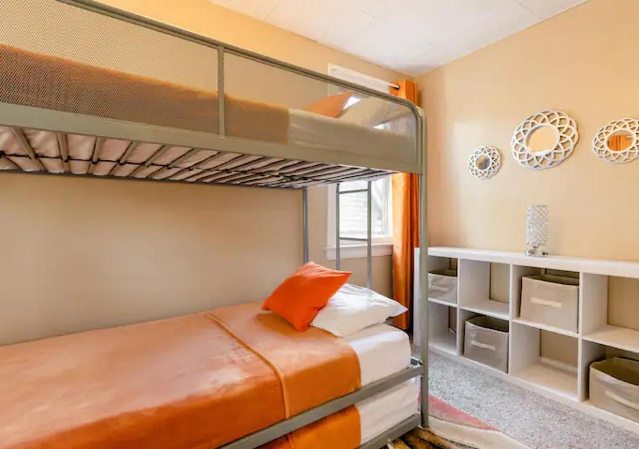 La Naranja Retreat - Cozy Duplex Near Downtown With Parking, 300 Mb Wifi & Self Check In Villa Cleveland Exterior foto