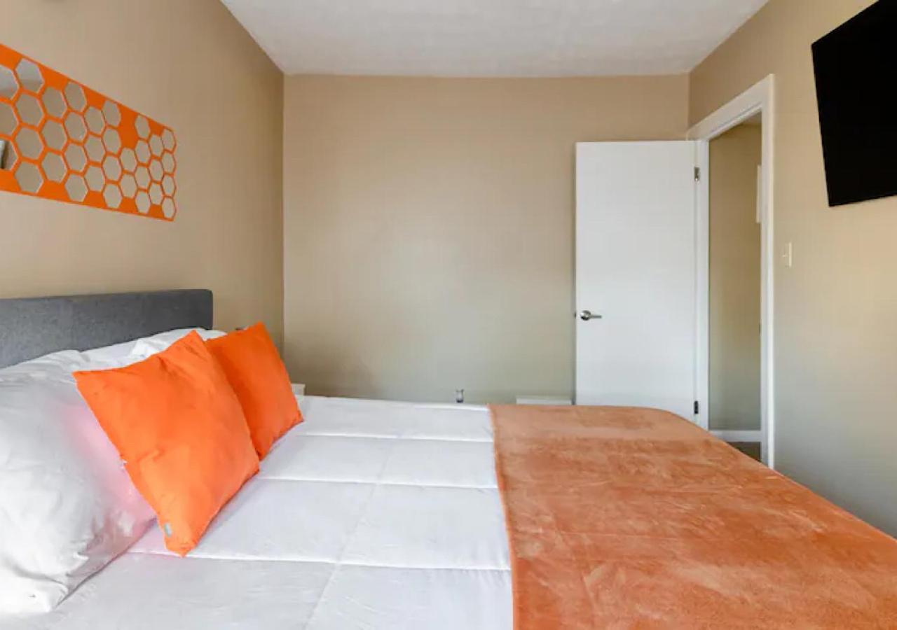 La Naranja Retreat - Cozy Duplex Near Downtown With Parking, 300 Mb Wifi & Self Check In Villa Cleveland Exterior foto